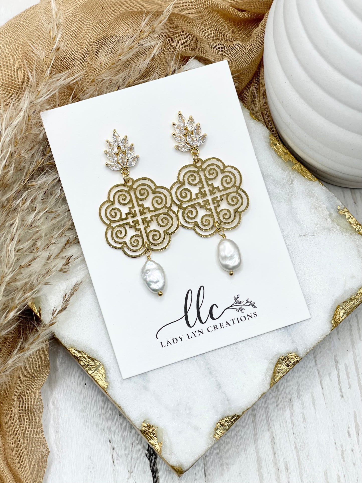 Hmong Gold Paj Nplooj Pearl Earring