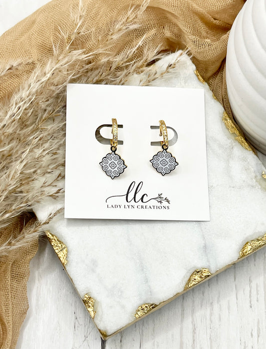 Hmong Gold Elephants Footprint Dawb Huggie Earring